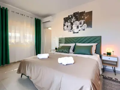 House 224 m², Vodnjan surroundings - peace and greenery - 14