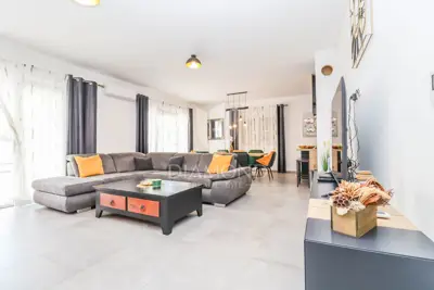 House 224 m², Vodnjan surroundings - peace and greenery - 13