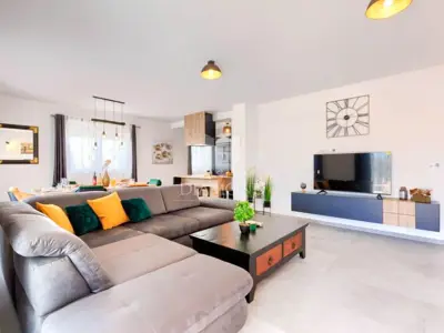 House 224 m², Vodnjan surroundings - peace and greenery - 7