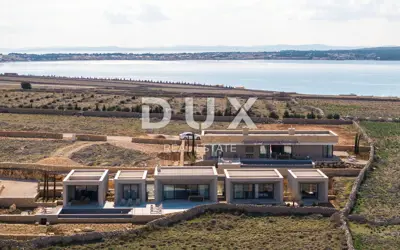 Villa 189,6 m², Pag - beheizter Pool und Meerblick