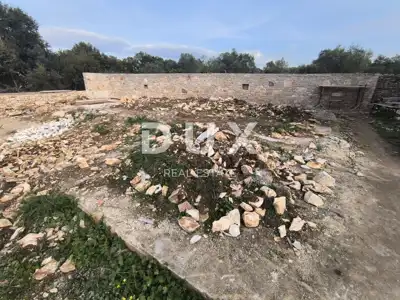 Grundstück, Peroj - 1,3 km vom Strand entfernt, mit Trockenmauer umzäunt - 6