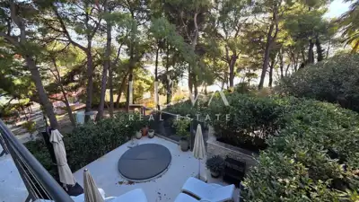 Villa 411 m², Strožanac - 7 apartments and sea view - 15
