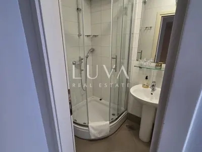 Villa 411 m², Strožanac - 7 apartments and sea view - 11
