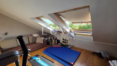 Villa 411 m², Strožanac - 7 apartments and sea view - 10
