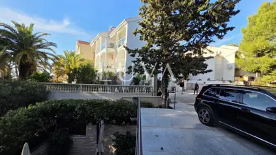 Villa 411 m², Strožanac - 7 apartments and sea view - 3