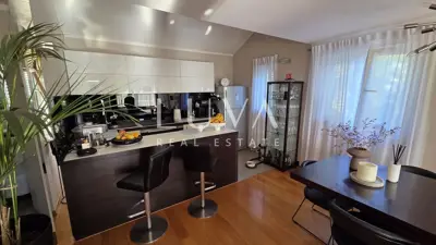 Villa 411 m², Strožanac - 7 apartments and sea view - 6