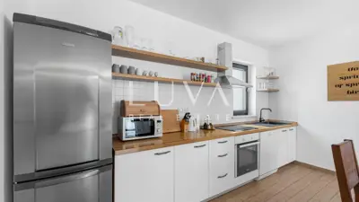 Kuća 370 m², Pićan - tri kuće, bazen i teniski teren - 17