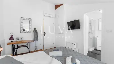 Kuća 370 m², Pićan - tri kuće, bazen i teniski teren - 13