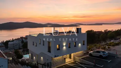 Villa 380 m², Žaborić - Panoramablick auf das Meer - 12