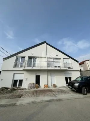 Stan 80 m², Retkovec, novogradnja s vrtom i parkirnim mjestom