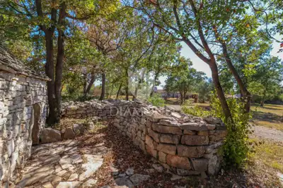 Kuća 60 m², Rovinj - imanje 6.400 m² - 2