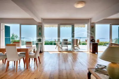 PRODAJA, JEDINSTVENA 4BDR 4BTHR VILLA NA PLAŽI, S 1.000 m² ZEMLJIŠTA - 10