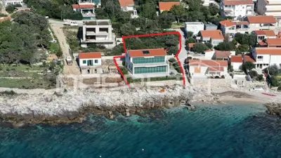 PRODAJA, JEDINSTVENA 4BDR 4BTHR VILLA NA PLAŽI, S 1.000 m² ZEMLJIŠTA - 2