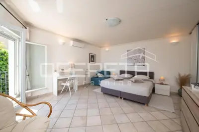 OPATIJA – Prostran stan s pogledom na more, 2. red od mora, 140 m² - 4