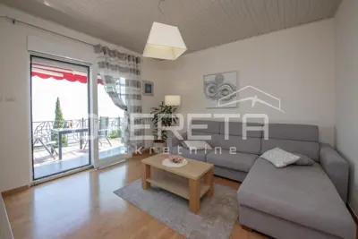 OPATIJA – Prostran stan s pogledom na more, 2. red od mora, 140 m² - 6