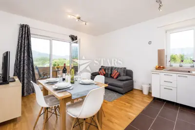 Apartman 40 m², Jasenak - otvoren pogled na planine