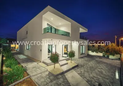 Kuća, Šibenik, 160 m², 885 000 € - 3