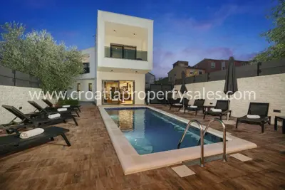 Kuća, Šibenik, 160 m², 885 000 € - 2