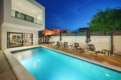 House, Šibenik, 160 m², 885 000 €