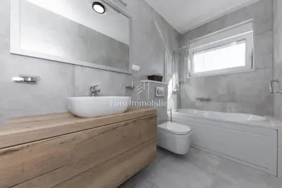 Villa 350 m², Rogoznica - Meerblick und 4 Etagen - 11
