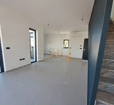 * Dvojna moderna vila u Medulinu * - 4
