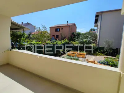 Wohnung 266 m², Novi Bokanjac, Garten und Garage