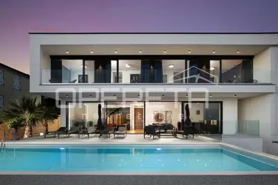 House for sale in Medulin, 400 m²