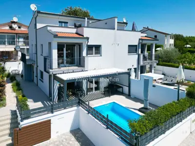 House 168 m², Poreč surroundings, pool and garden area - 8