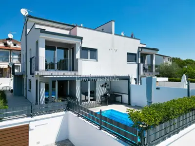 Kuća 168 m², Poreč okolica, bazen i okućnica