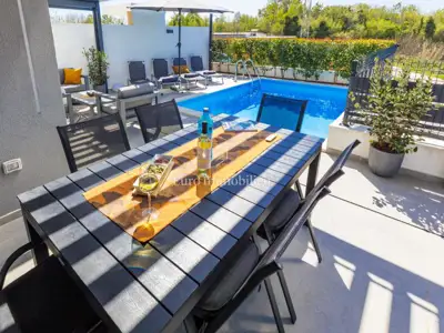House 168 m², Poreč surroundings, pool and garden area - 15