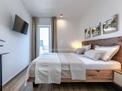 House 168 m², Poreč surroundings, pool and garden area - 12