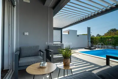 House 168 m², Poreč surroundings, pool and garden area - 14