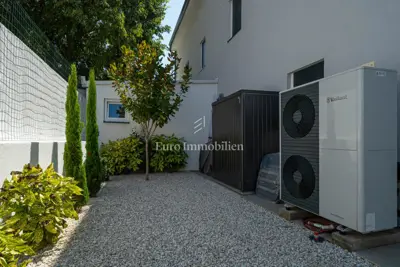 House 168 m², Poreč surroundings, pool and garden area - 19