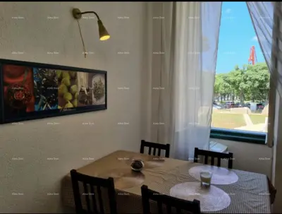 Gebäude 45 m², Pula, Centar - Blick auf das Meer und die Kirche - 7