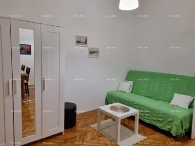 Gebäude 45 m², Pula, Centar - Blick auf das Meer und die Kirche - 22