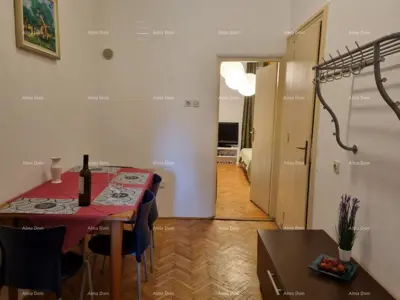 Gebäude 45 m², Pula, Centar - Blick auf das Meer und die Kirche - 15
