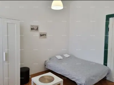 Gebäude 45 m², Pula, Centar - Blick auf das Meer und die Kirche - 5