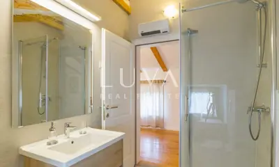 Vila 280 m², Barban - autentična istarska elegancija - 12