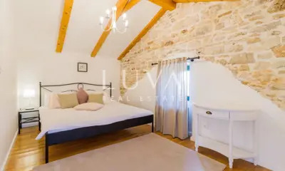 Vila 280 m², Barban - autentična istarska elegancija - 14