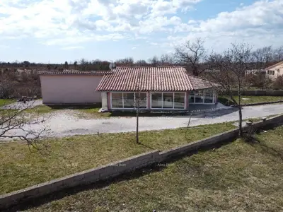 House 100 m², Marčana - plot 26,000 m² - 3