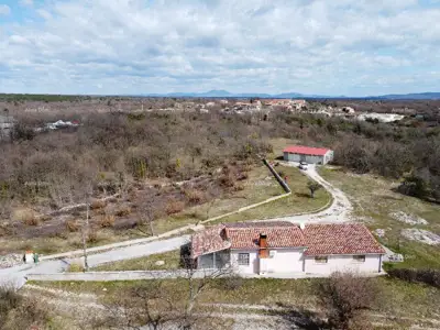 House 100 m², Marčana - plot 26,000 m² - 4