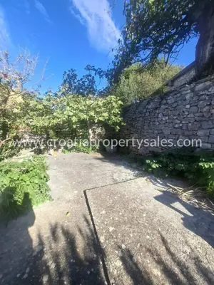 Stone house 90 m², Brač Island - courtyard and charm - 9