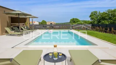 Villa 216 m², Rovinjsko Selo - pool and privacy - 3