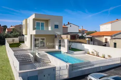 Vila 140 m², Pula - bazen i pogled na more