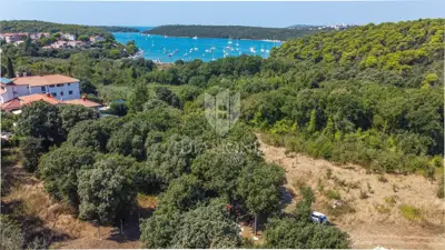 Land plot 1,383 m², Pomer - 500 m from the sea