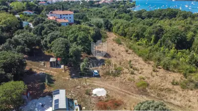 Land plot 1,383 m², Pomer - 500 m from the sea - 2