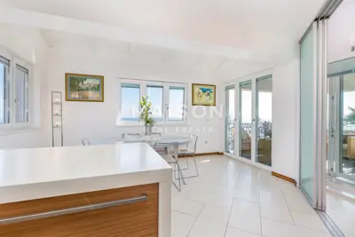 Opatija - Stan na 2. katu sa pogledom na more 222 m² - 21