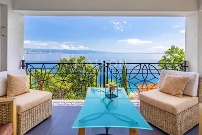 Opatija - Wohnung im 2. Stock mit Meerblick 222 m²