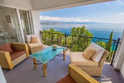Opatija - Stan na 2. katu sa pogledom na more 222 m² - 2
