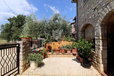 Kamena kuća 147 m², Poreč - 3 etaže i dvorište - 3